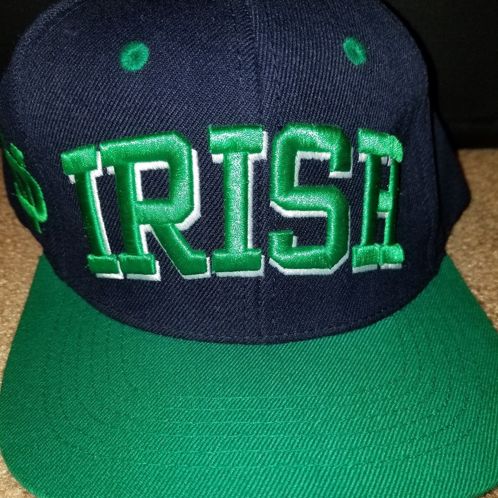 VINTAGE Notre Dame hat.